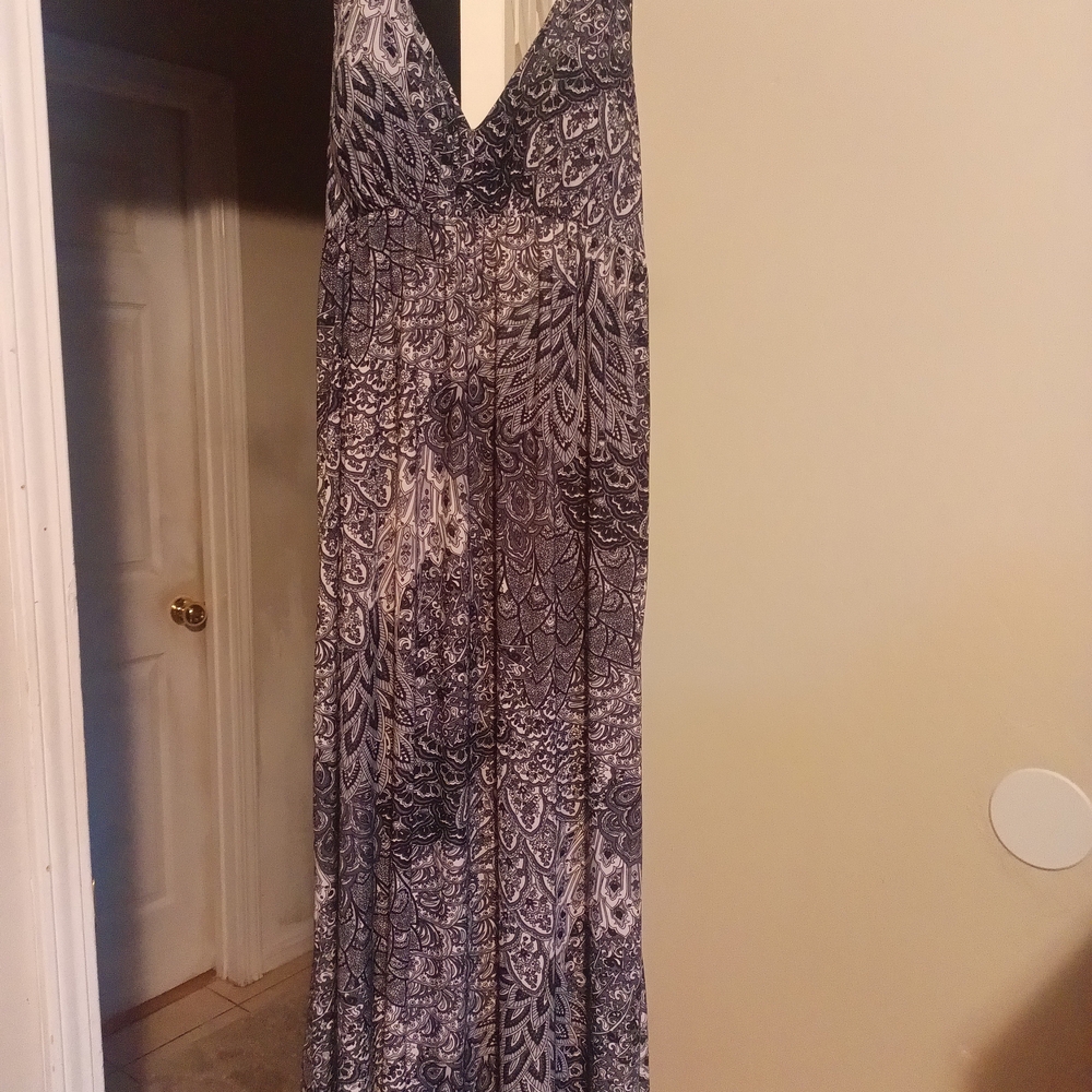 Ingear Gold Sequin Embellished V-Neck Maxi Dress